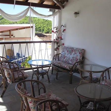Pensión Mara Panormos (Skopelos)